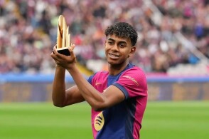 莫斯克拉在对阵小蜜蜂的比赛中伤退，阿森纳后防3人受伤