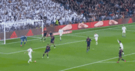 特德斯科：德布劳内能发现其他人发现不了的空当，并传出好球