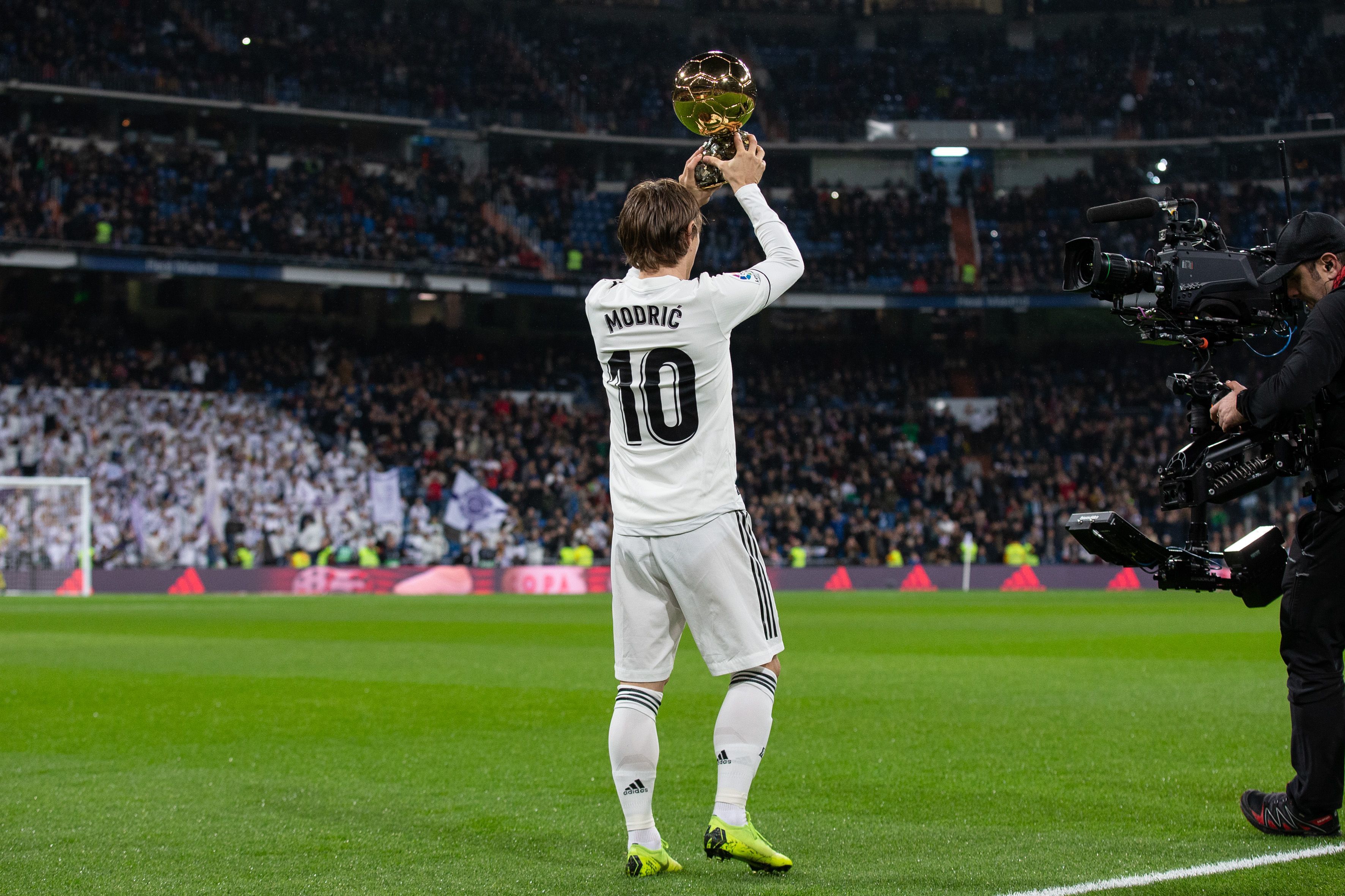 沃勒尔：维尔茨在英超被批评很正常，他不会因此迷失方向