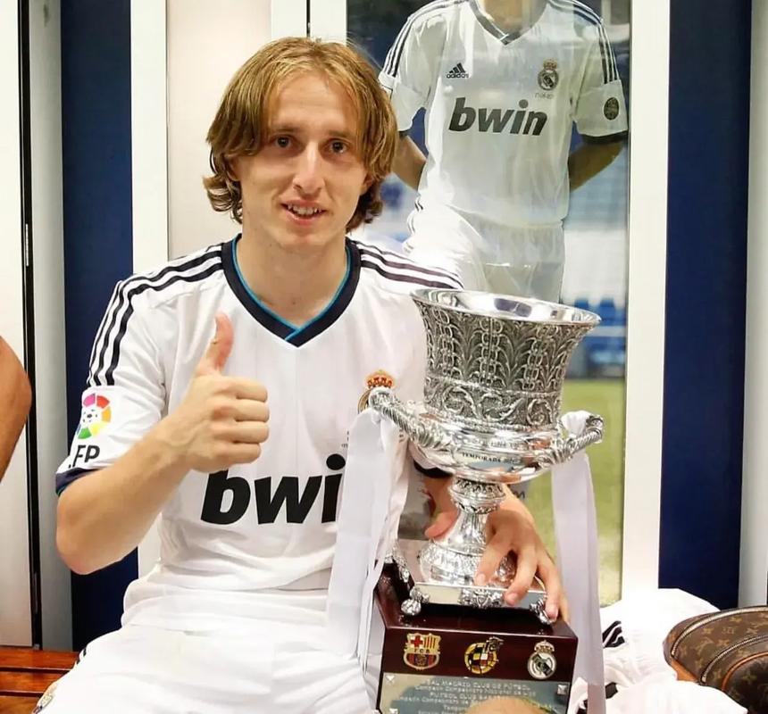 加西亚：处境艰难时是新教练组帮全队稳住心态，最终完成保级