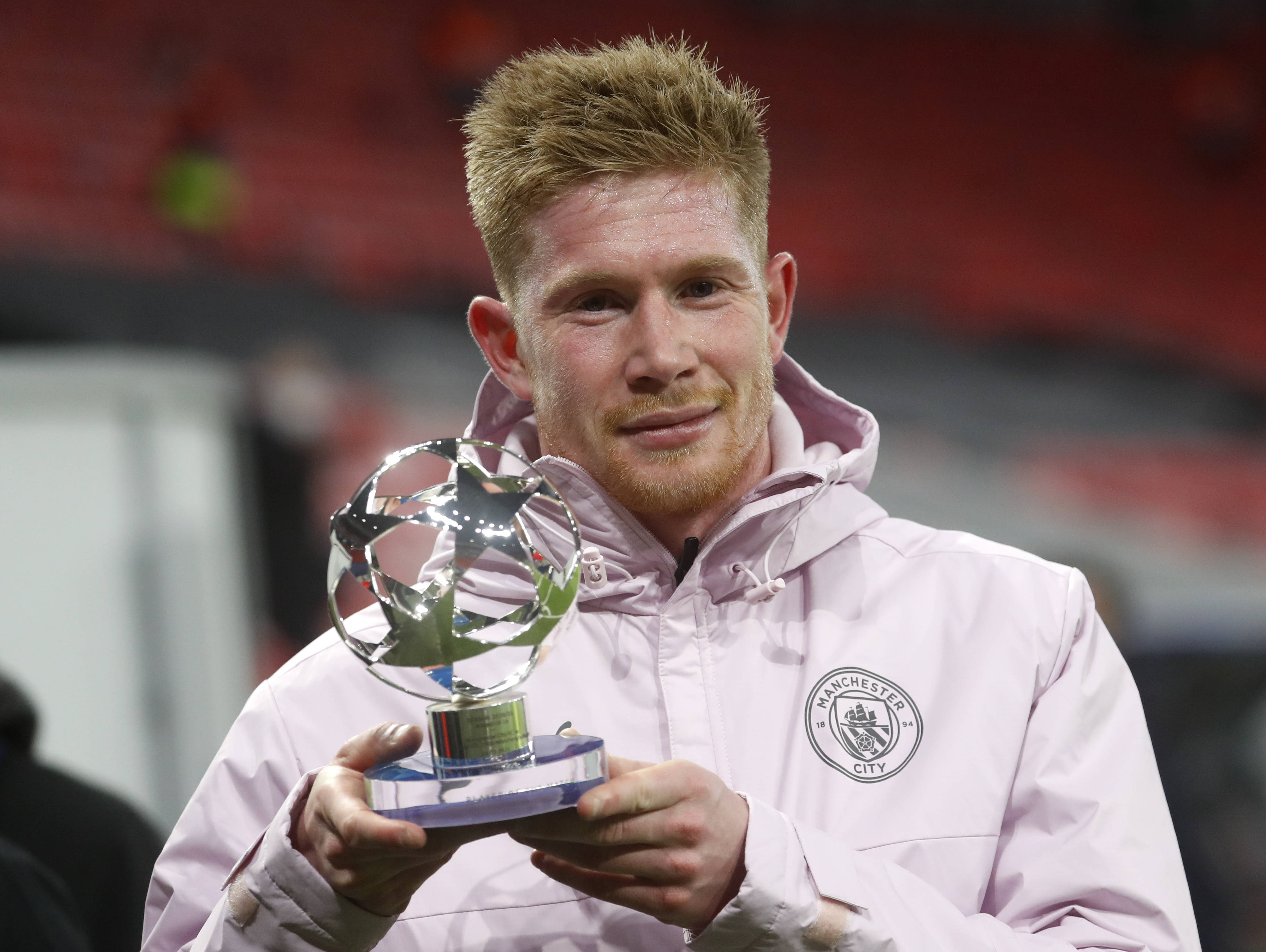 拜仁中场统治比赛